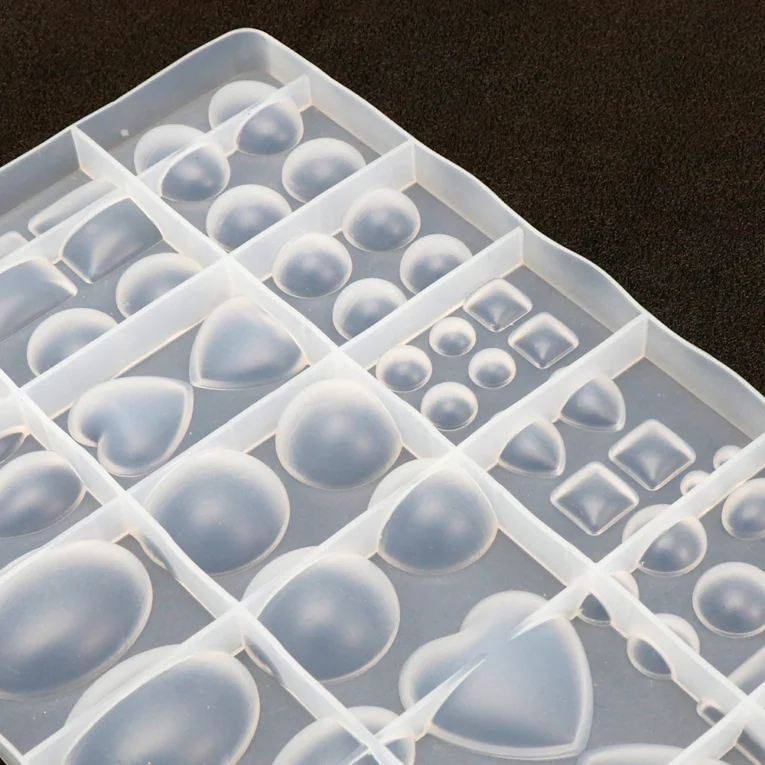 Bảng khuôn silicon làm mặt dây chuyền Resin UV 1