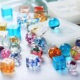 #khuon_silicon_hat_vuong_tron_lam_trang_suc_resin 2